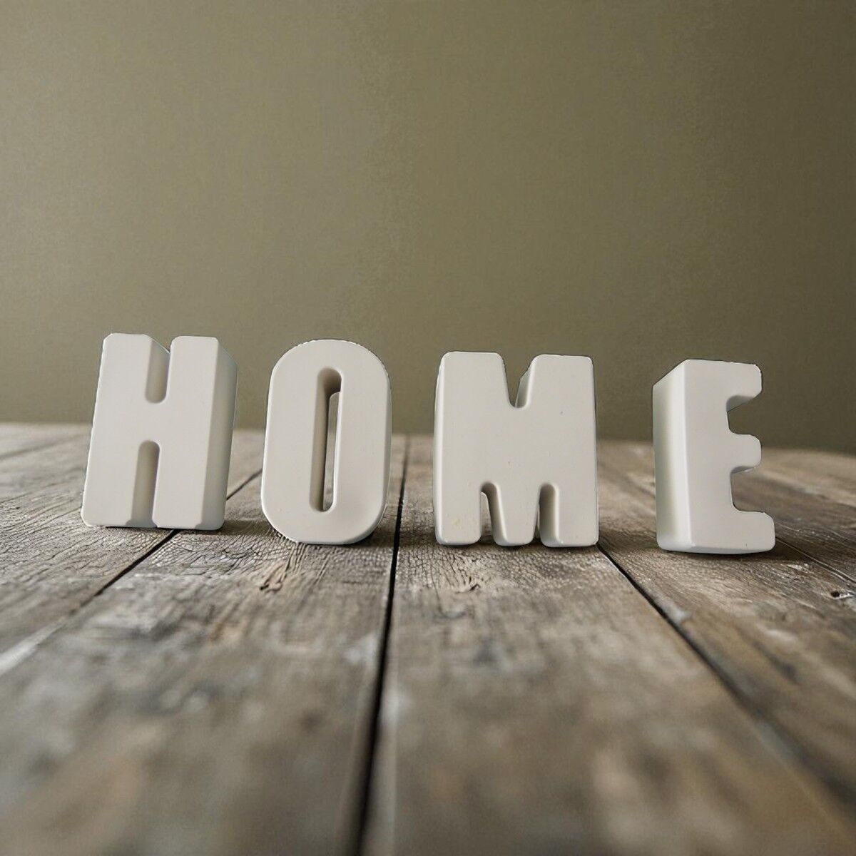 Dekoratif “HOME” Yazısı – Taş Tozu Malzemeli  5 cm Yükseklik